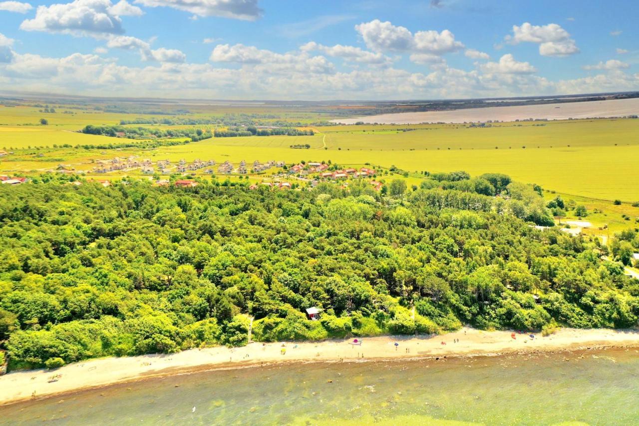 Strandnahe Ferienwohnung Ruegen Dranske Esterno foto