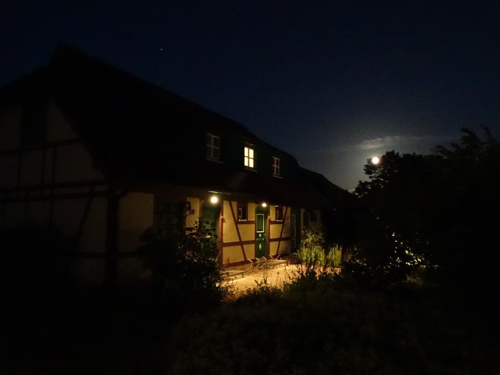 Strandnahe Ferienwohnung Ruegen Dranske Esterno foto
