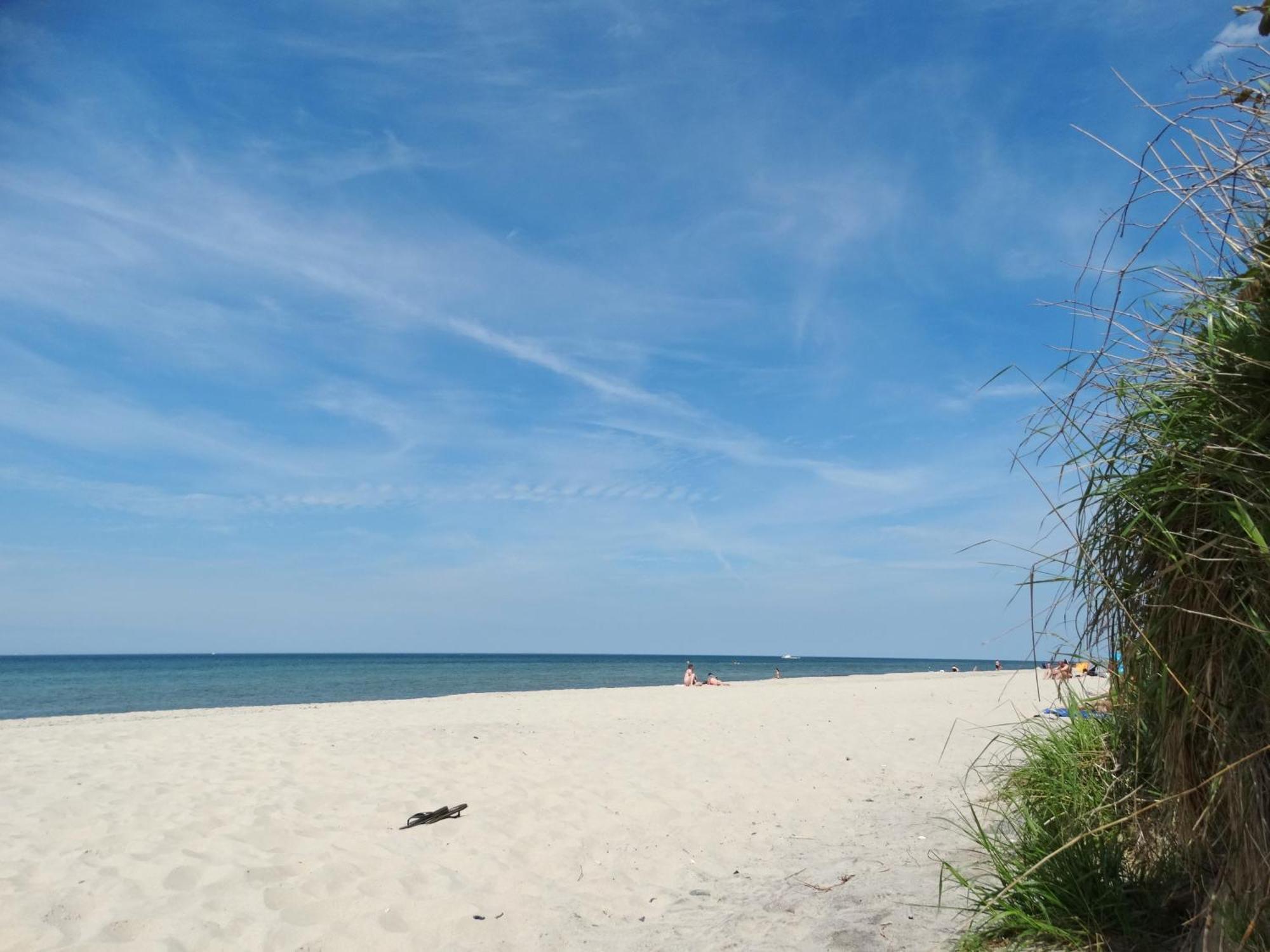 Strandnahe Ferienwohnung Ruegen Dranske Esterno foto