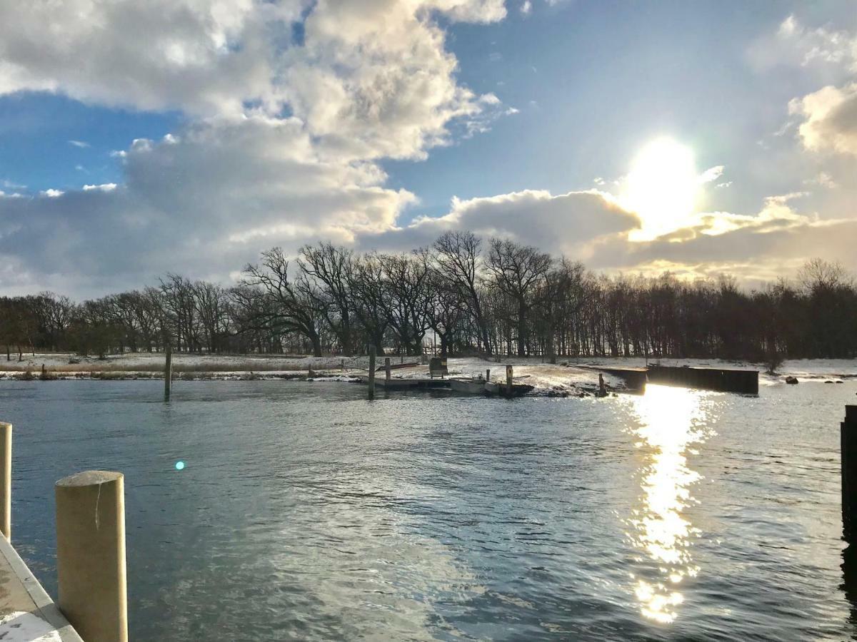 Strandnahe Ferienwohnung Ruegen Dranske Esterno foto