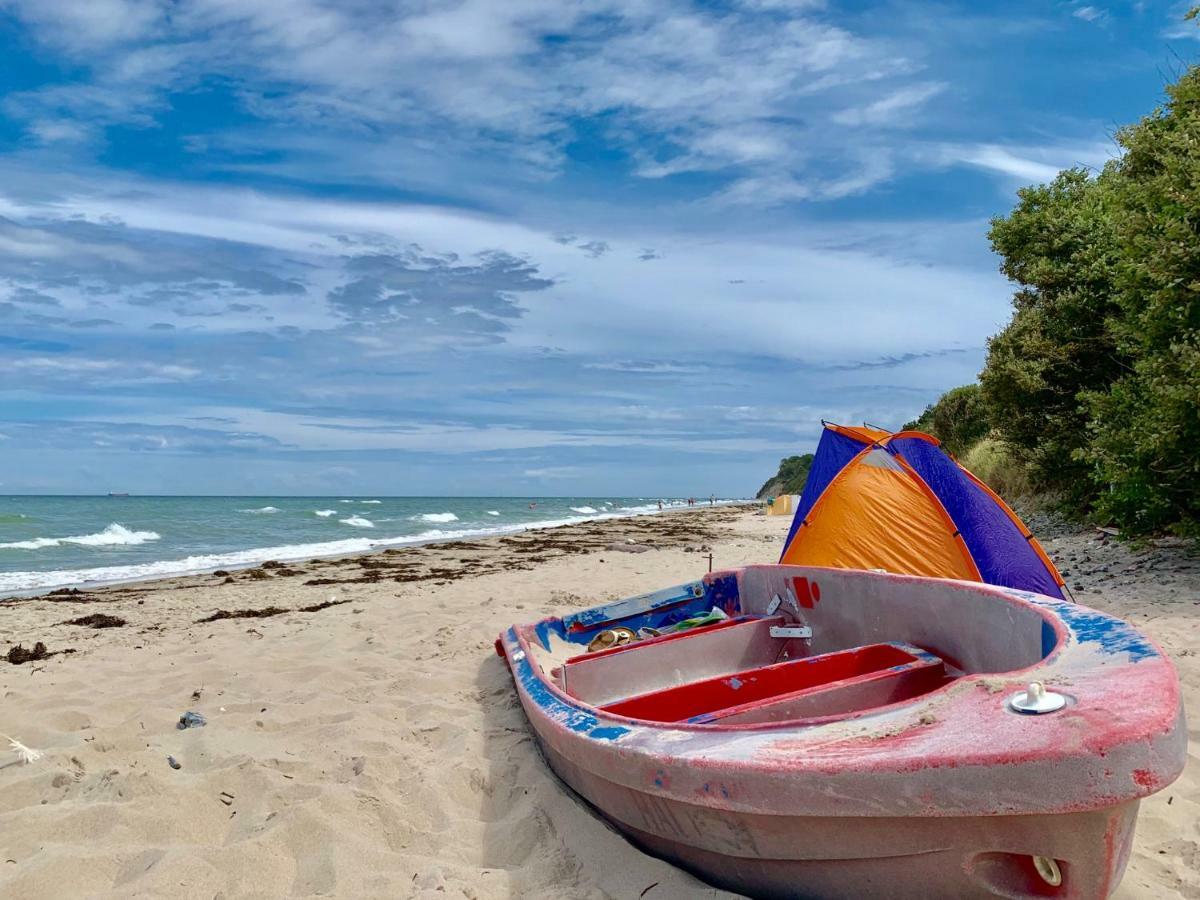 Strandnahe Ferienwohnung Ruegen Dranske Esterno foto