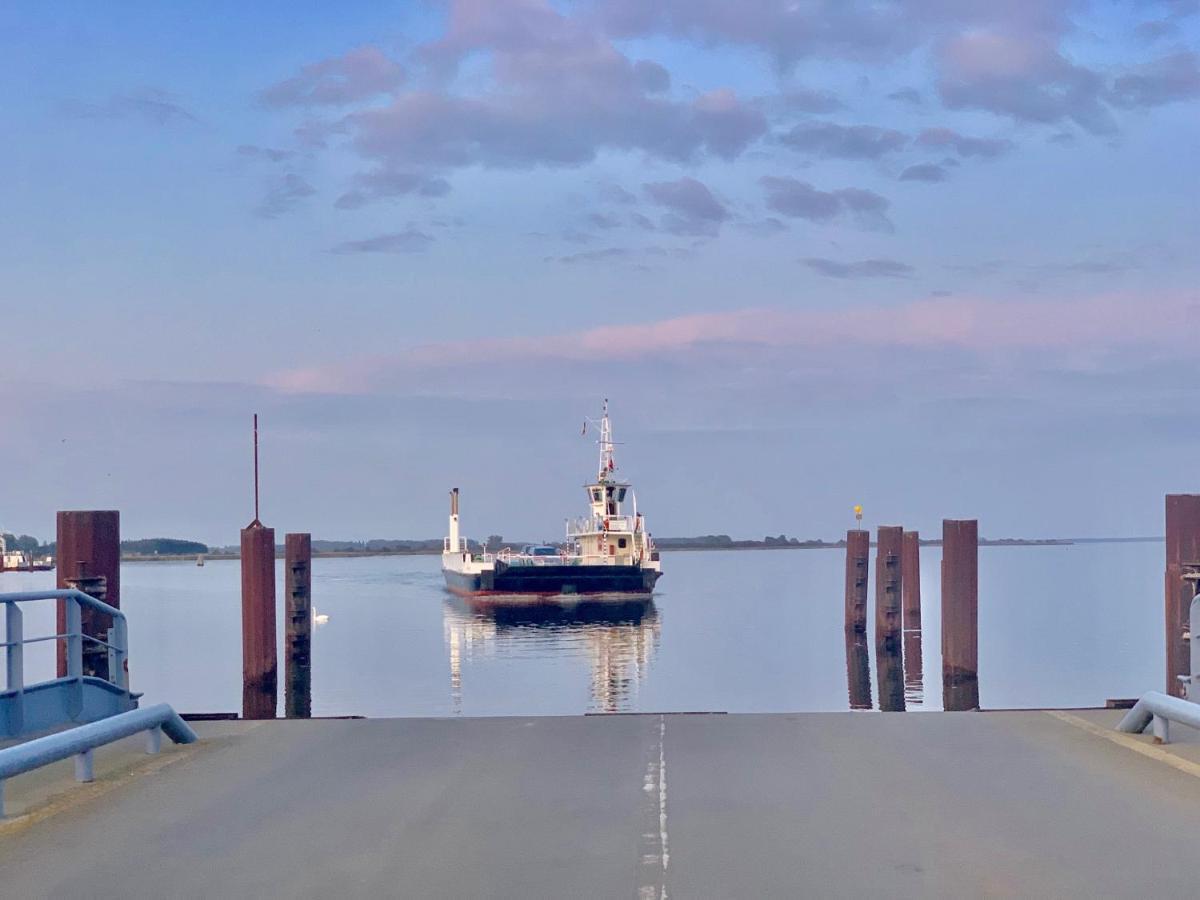 Strandnahe Ferienwohnung Ruegen Dranske Esterno foto